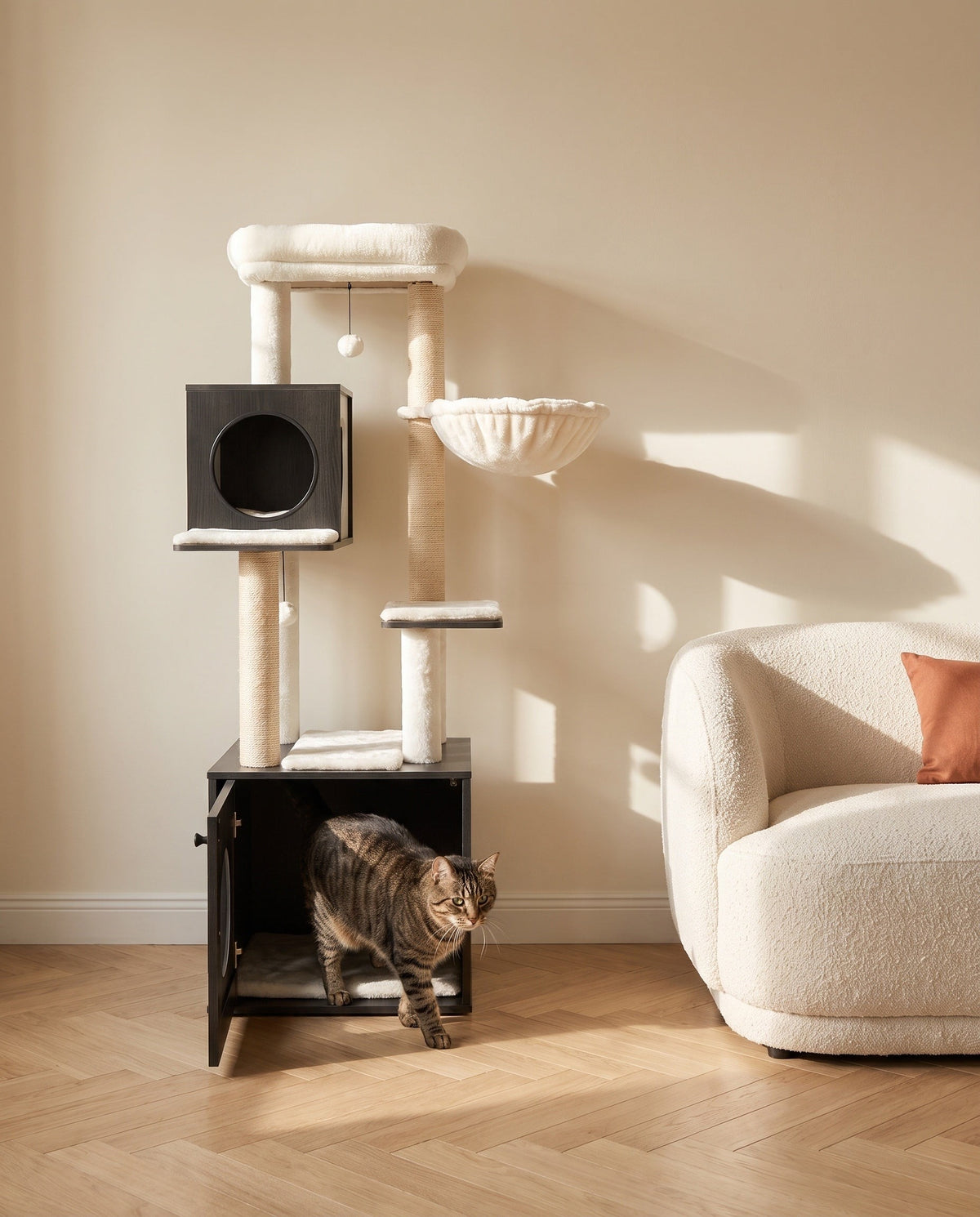arbre à chat avec meuble à litière intégré dans un salon
